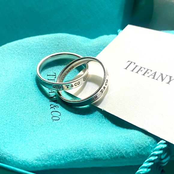 Tiffany 1837
Interlocking Circles Ring
in Silver - Picture 2 of 2